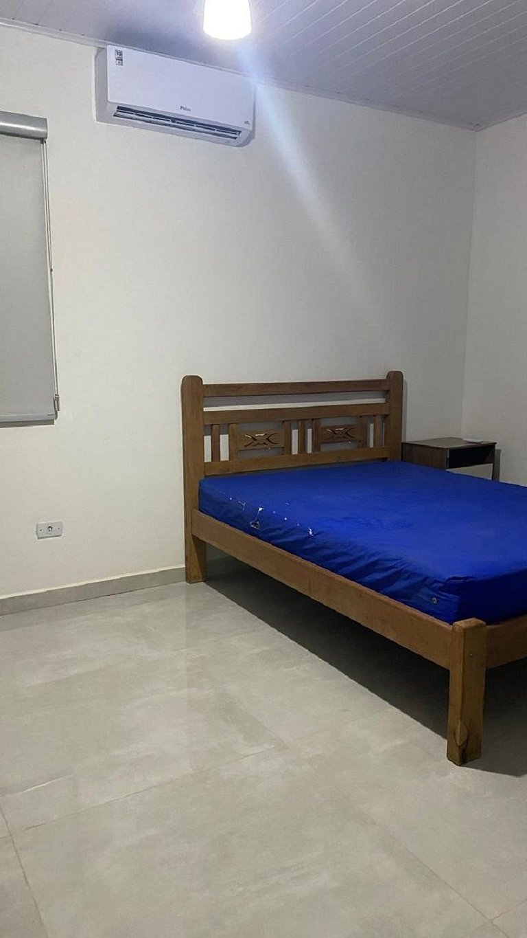 849 Casa com piscina pé na areia