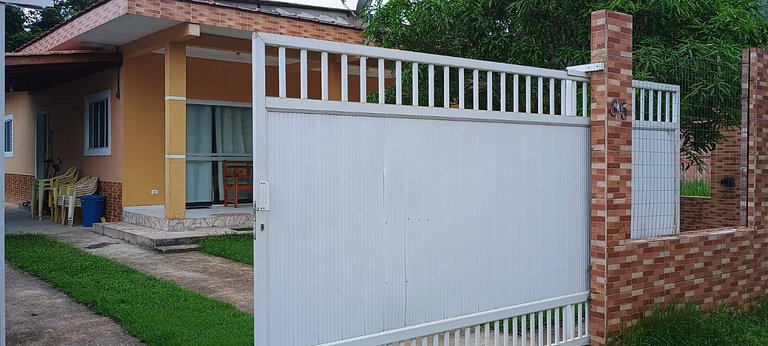 085 - Casa Salmão - Praia do Estaleiro