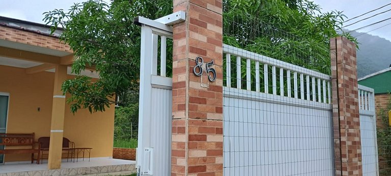 085 - Casa Salmão - Praia do Estaleiro